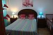 Villa Qtª Avós - Quarto casal e cama bébé