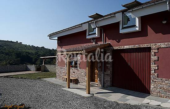 Casa Exterior del aloj. Asturias Siero Casa