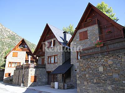 House Outdoors Lleida Naut Aran House