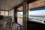 Apartment with 4 bedrooms on the beach front line Alicante
