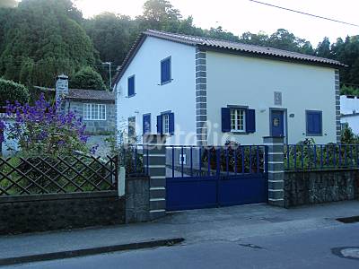 Villa 4 km from the beach Isle of São Miguel