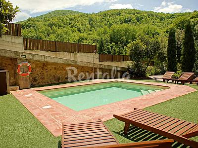 Casa rústica con piscina y jacuzzi interior Girona