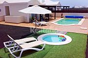 Dos piscinas climatizadas ideales para vaciones en familia Lanzarote