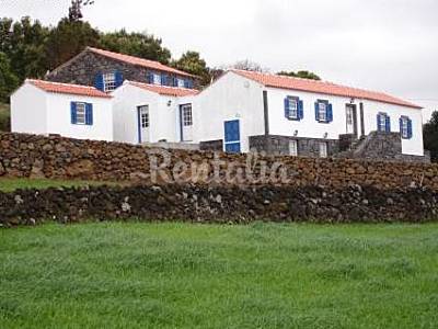 3 Houses 3 km from the beach Isle of Pico