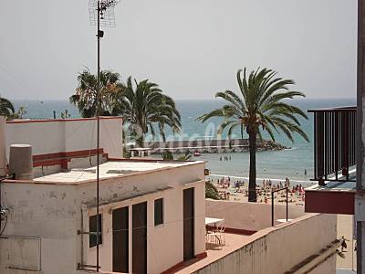 Playa La Fragata y Club nautico Ático Vistas desde la casa Barcelona Sitges Apartamento