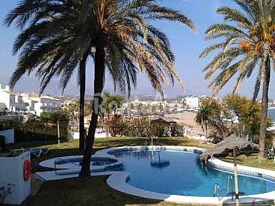 8 appartamenti totalmente accessoriati in prima linea di spiaggia Malaga