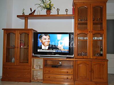 TV LCD 37 pulgadas Bonito Salón Málaga Benalmádena Apartamento