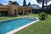 Villa de 4 habitaciones en campo de golf Girona