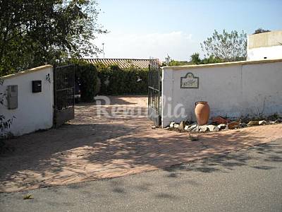 Entrada al complejo 2 Bungalows para 4-12 personas con piscina Córdoba