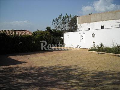 Aparcamiento visitantes 2 Exterior del aloj. Córdoba Almodóvar del Río Casa