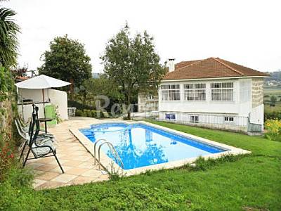 Casa con jardín y piscina Braga