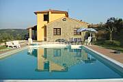 Villa de 3 habitaciones con piscina Terni