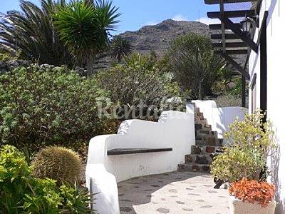 3 Exterior del aloj. Lanzarote Haría Casa