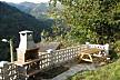 barbacoa y mesa de picnic