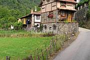 Casa Típica Vacacional  El Álamo -Picos de Europa Cantabria