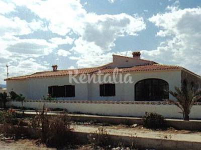 Fachada casa lateral Chalet Exterior del aloj. Alicante Dénia Casa